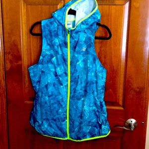New balance hooded running vest